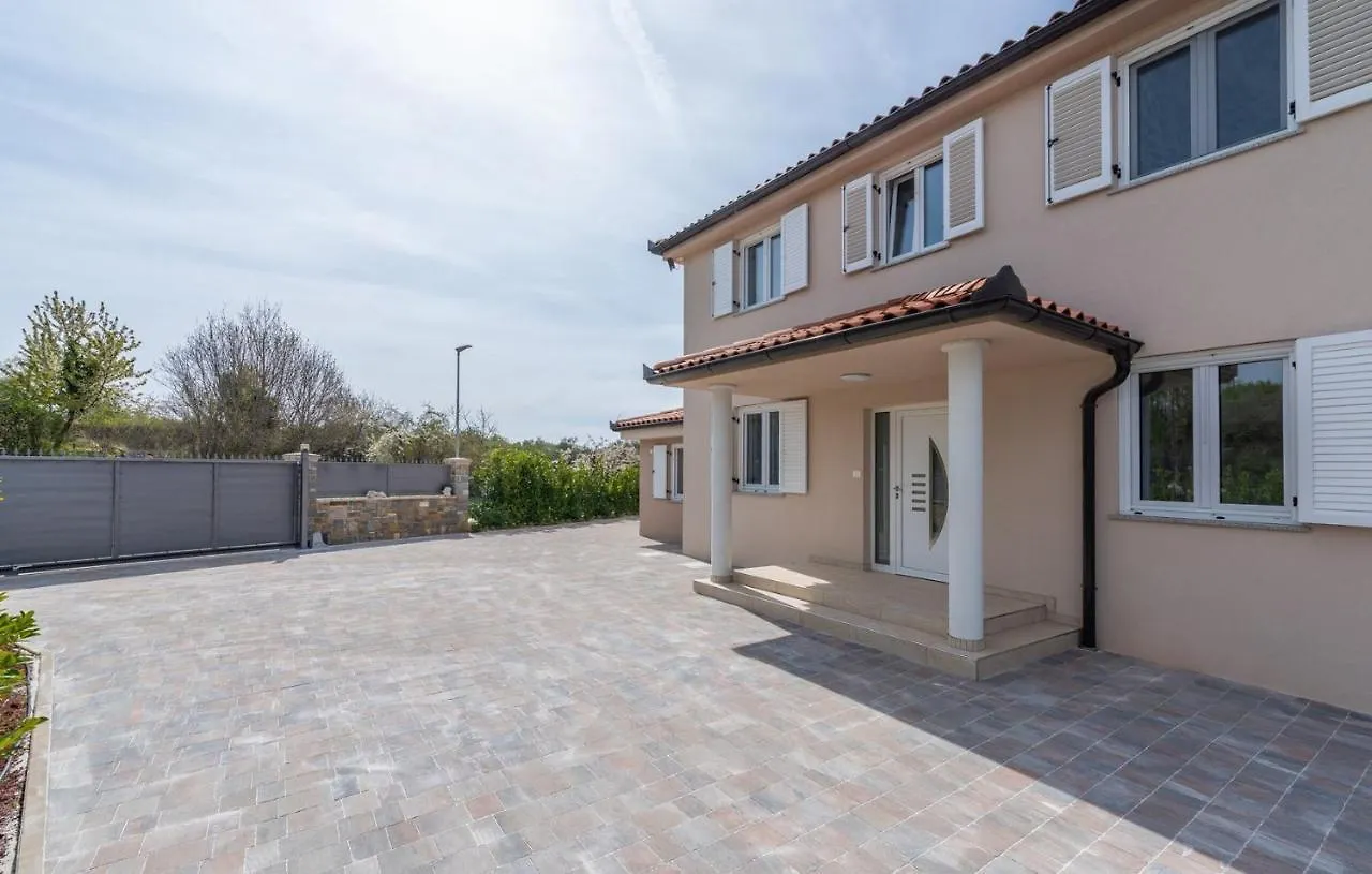 Villa Buroli With Pool, Sauna And Jacuzzi Chorwacja